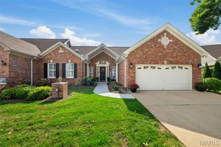 3906 Courtyard Place Drive, Sunset Hills, MO 63127