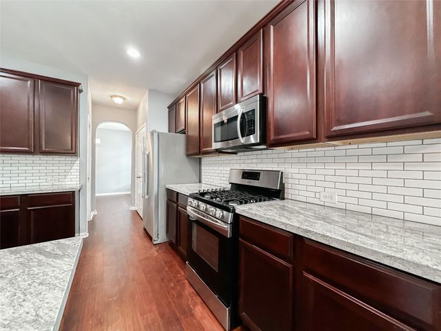 6810 Summer Bridge Lane, Spring, TX 77379