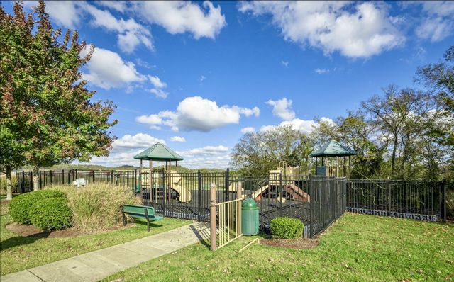 1268 Scarcroft Ln, Nashville, TN 37221