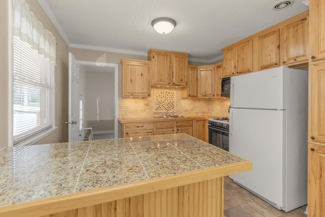 105 Warner Avenue S, Willernie, MN 55090