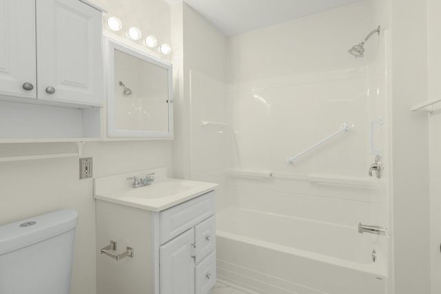 105 Warner Avenue S, Willernie, MN 55090
