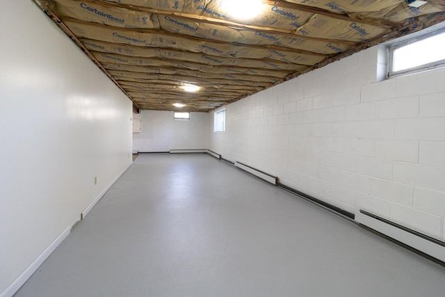 105 Warner Avenue S, Willernie, MN 55090