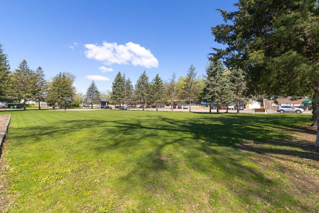 105 Warner Avenue S, Willernie, MN 55090