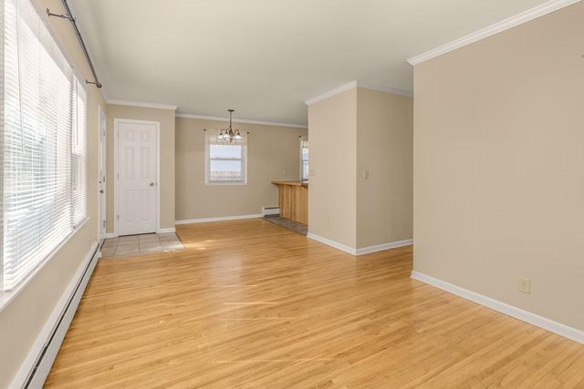 105 Warner Avenue S, Willernie, MN 55090