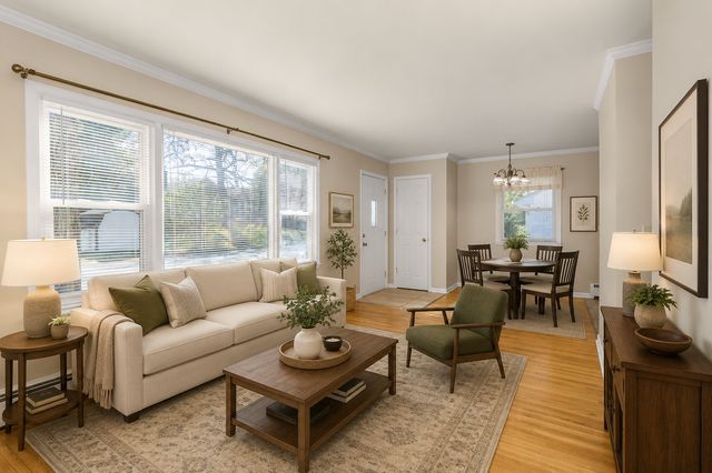 105 Warner Avenue S, Willernie, MN 55090