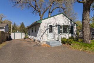 105 Warner Avenue S, Willernie, MN 55090