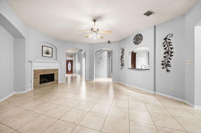 802 Floriencia Street, Sugar Land, TX 77479