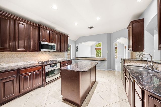 802 Floriencia Street, Sugar Land, TX 77479