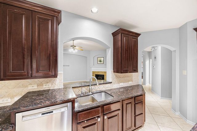 802 Floriencia Street, Sugar Land, TX 77479