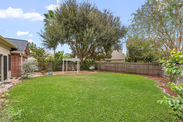 802 Floriencia Street, Sugar Land, TX 77479