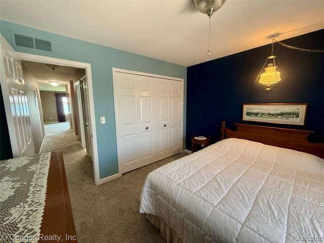 1660 River Road 19, Marysville, MI 48040