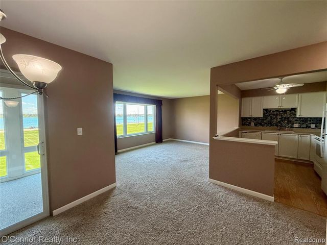 1660 River Road 19, Marysville, MI 48040
