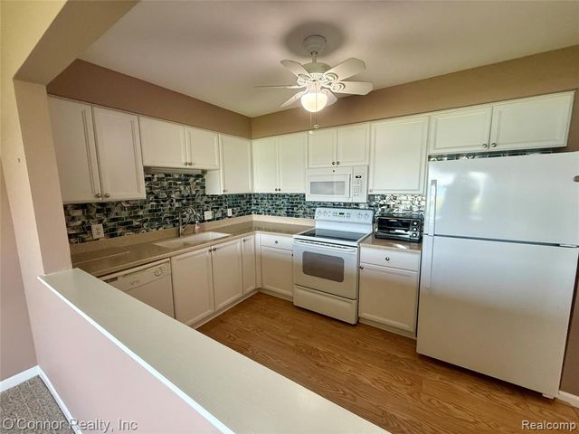 1660 River Road 19, Marysville, MI 48040
