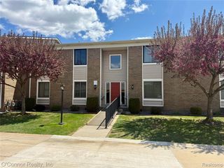 1660 River Road 19, Marysville, MI 48040