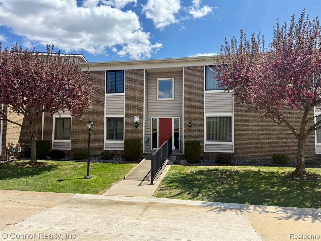 1660 River Road 19, Marysville, MI 48040