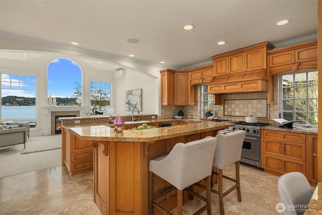 8772 Sand Point Way NE, Seattle, WA 98115