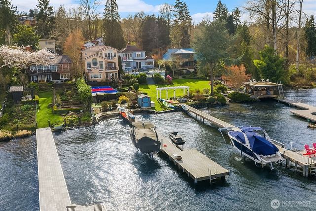 8772 Sand Point Way NE, Seattle, WA 98115