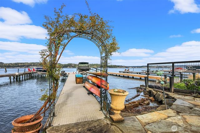 8772 Sand Point Way NE, Seattle, WA 98115