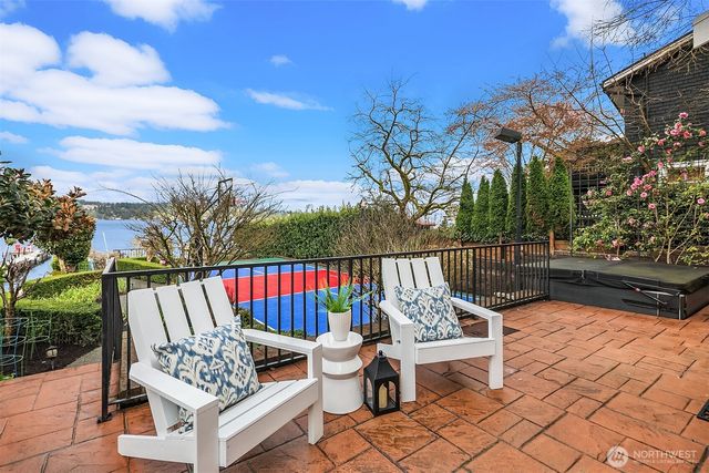 8772 Sand Point Way NE, Seattle, WA 98115