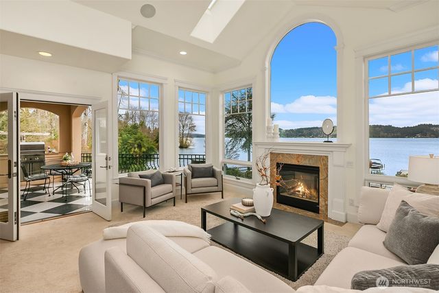 8772 Sand Point Way NE, Seattle, WA 98115