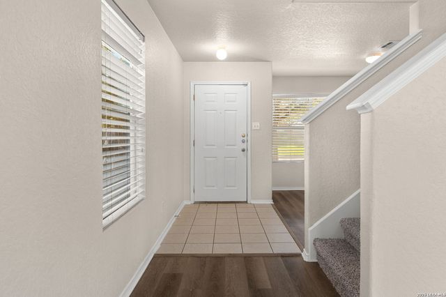 9131 LAGUNA FLS, San Antonio, TX 78251