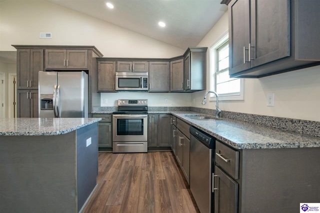 311 Valhalla Trace, Vine Grove, KY 40175