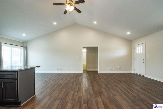 311 Valhalla Trace, Vine Grove, KY 40175