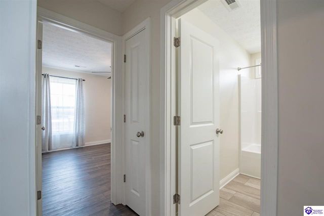 311 Valhalla Trace, Vine Grove, KY 40175