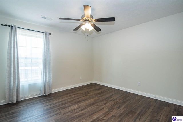 311 Valhalla Trace, Vine Grove, KY 40175