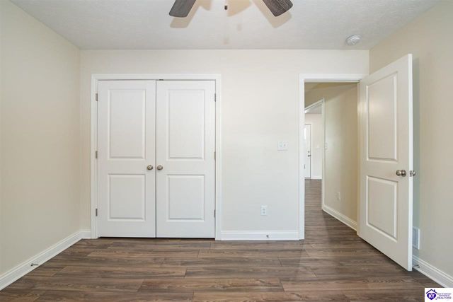 311 Valhalla Trace, Vine Grove, KY 40175