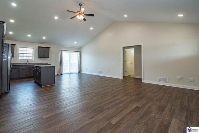 311 Valhalla Trace, Vine Grove, KY 40175