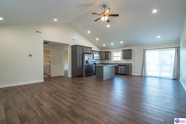 311 Valhalla Trace, Vine Grove, KY 40175