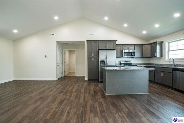 311 Valhalla Trace, Vine Grove, KY 40175