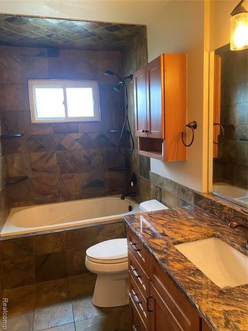13251 Masonic Boulevard, Warren, MI 48088