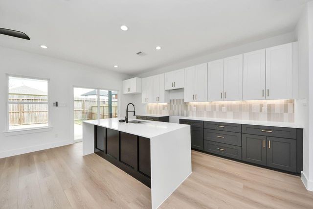 8314 Prairie View Drive, Houston, TX 77088