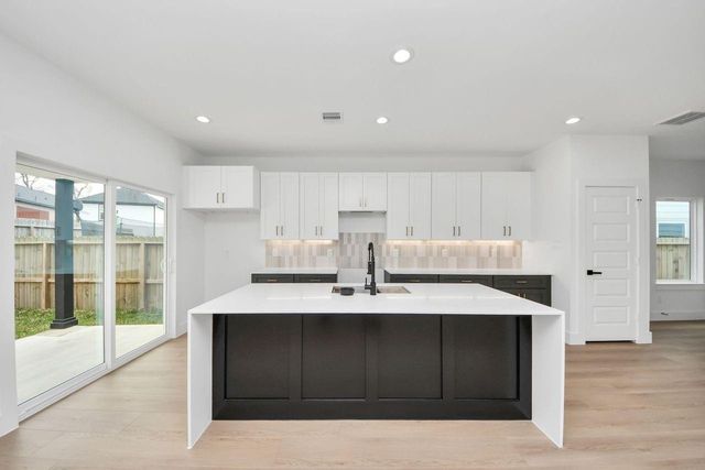 8314 Prairie View Drive, Houston, TX 77088