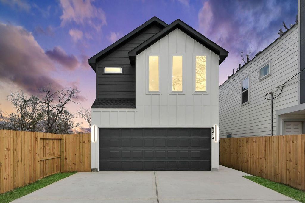 8314 Prairie View Drive, Houston, TX 77088