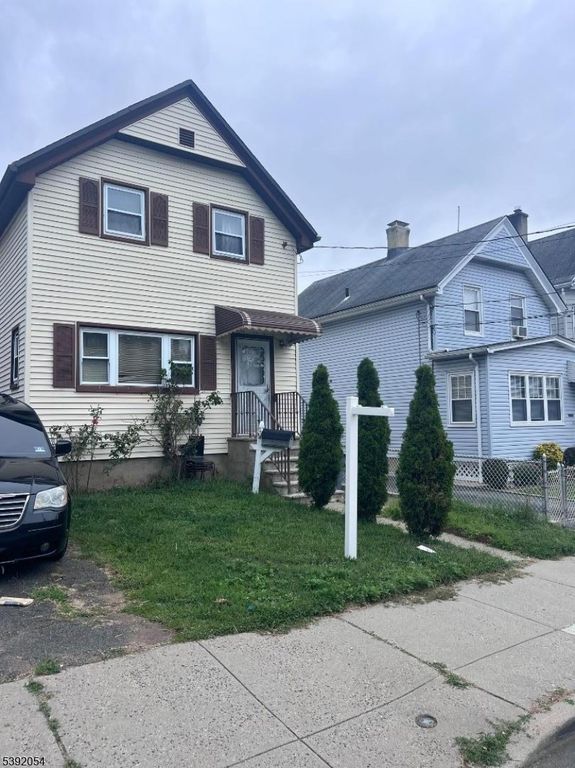 12 Spencer Pl, Garfield City, NJ 07026