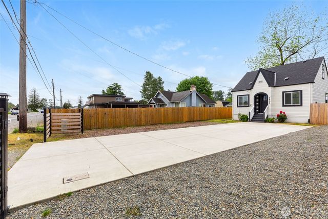 9402 Portland Avenue E, Tacoma, WA 98445
