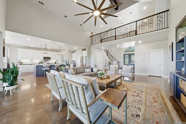 10042 RAFTER S TRL, Helotes, TX 78023