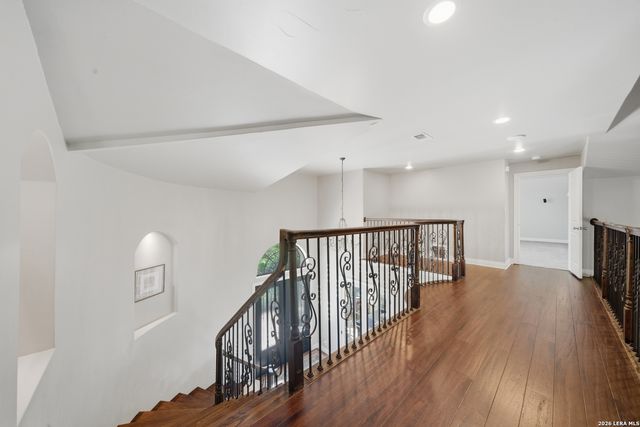 10042 RAFTER S TRL, Helotes, TX 78023