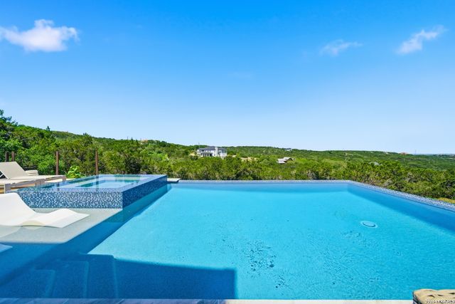 10042 RAFTER S TRL, Helotes, TX 78023