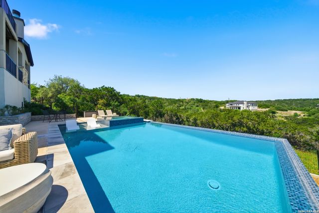 10042 RAFTER S TRL, Helotes, TX 78023