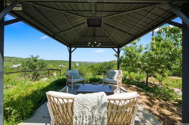 10042 RAFTER S TRL, Helotes, TX 78023