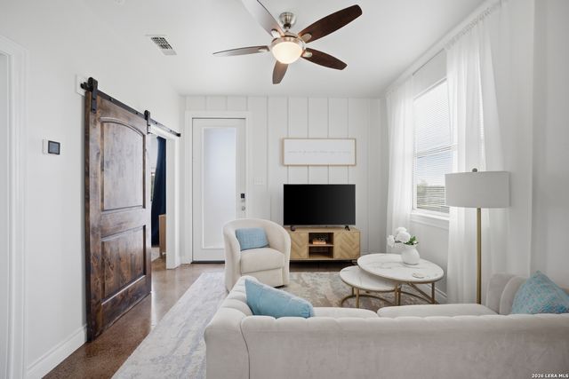 10042 RAFTER S TRL, Helotes, TX 78023