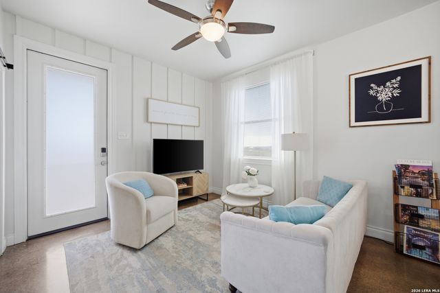 10042 RAFTER S TRL, Helotes, TX 78023
