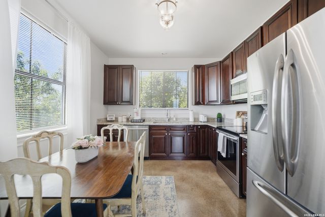 10042 RAFTER S TRL, Helotes, TX 78023