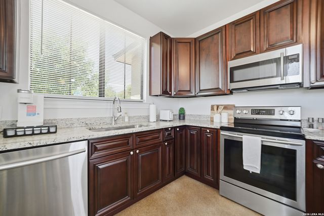 10042 RAFTER S TRL, Helotes, TX 78023