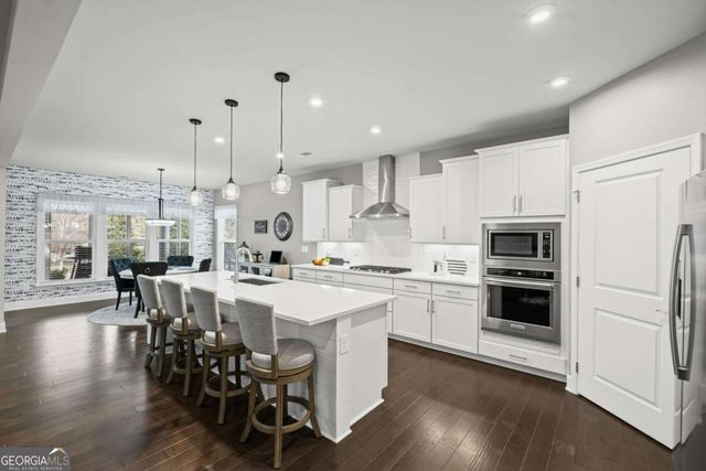 900 Ravenwood Way, Canton, GA 30115