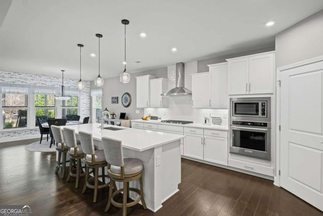 900 Ravenwood Way, Canton, GA 30115